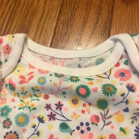 GAP Baby Print Flutter Bodysuit ivory frost floral - Picture 6 of 8
